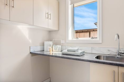 Photo of property in 1/5a Rossiter Avenue, Redwood, Christchurch, 8051