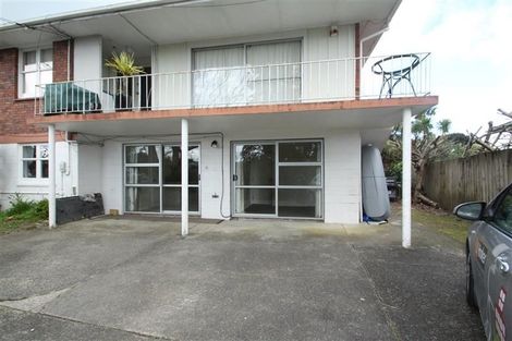 Photo of property in 77 Lake Road, Northcote, Auckland, 0627