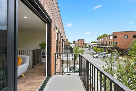 Photo of property in 16 Village Quarter Lane, Frankton, Hamilton, 3204
