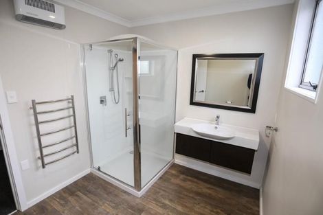 Photo of property in 310 Memorial Avenue, Burnside, Christchurch, 8053
