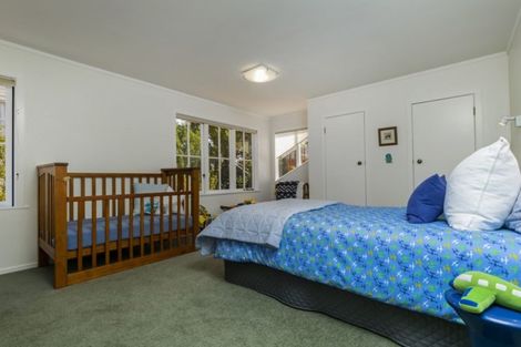 Photo of property in 122 Vauxhall Road, Narrow Neck, Auckland, 0624