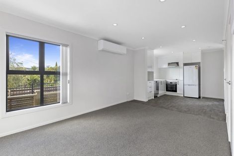 Photo of property in 2/9 Marlene Avenue, Te Atatu South, Auckland, 0610