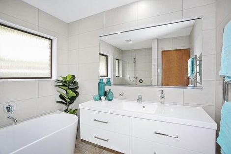 Photo of property in 6 Kowhai Place, Pukekohe, 2120