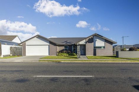 Photo of property in 1 Howe Place, Upper Vogeltown, New Plymouth, 4310