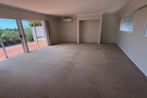 Photo of property in 3 Copperfield Terrace, Mellons Bay, Auckland, 2014