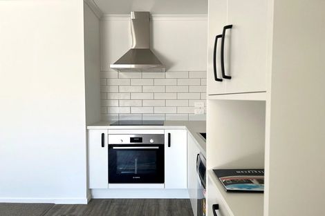 Photo of property in 2u2 Searancke Place, Fairfield, Hamilton, 3214