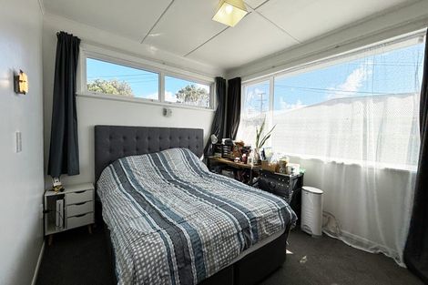 Photo of property in 32 Mark Avenue, Paparangi, Wellington, 6037