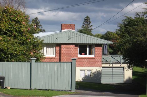 Photo of property in 12 Springbank Lane, Te Atatu Peninsula, Auckland, 0610