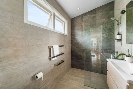 Photo of property in 13a John Road, Stanmore Bay, Whangaparaoa, 0932