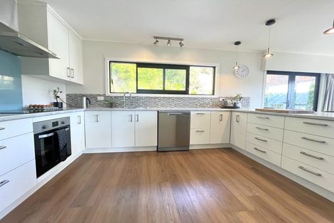 Photo of property in 8 Dunleith Grove, Silverstream, Upper Hutt, 5019