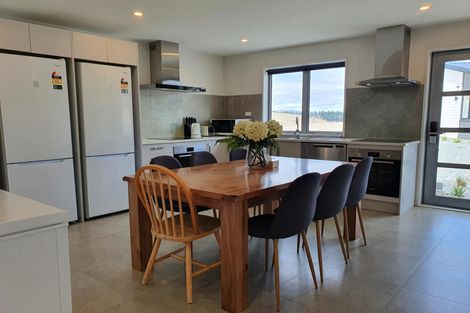 Photo of property in 37 Howden Drive, Jacks Point, 9371