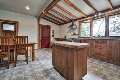 Photo of property in 2553 Taihape Road, Sherenden, Hastings, 4179