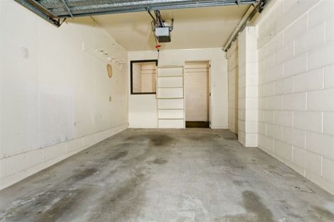 Photo of property in 2/10 Nea Place, Hillcrest, Auckland, 0627