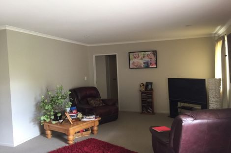 Photo of property in 59a Sungrove Rise, Sunnyvale, Auckland, 0612