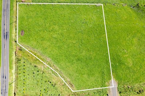 Photo of property in 7104 South Road, Warea, New Plymouth, 4381