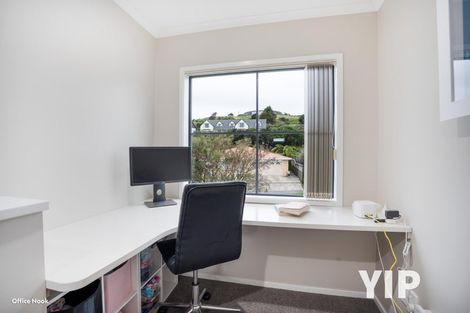 Photo of property in 140 Woodman Drive, Tawa, Wellington, 5028