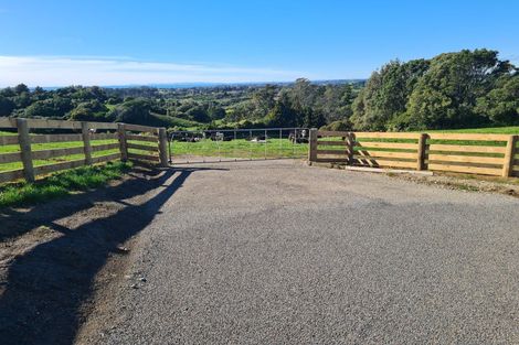 Photo of property in 568 South Road, Omata, New Plymouth, 4374