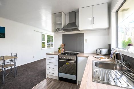 Photo of property in 1b Link Road, Newlands, Wellington, 6037