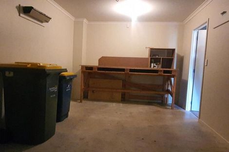 Photo of property in 36 Verdale Circle, Glen Eden, Auckland, 0602