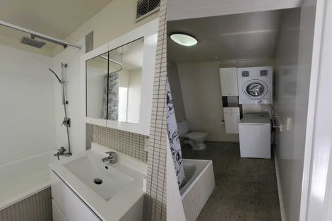 Photo of property in 1/8 Governor Road, Northland, Wellington, 6012