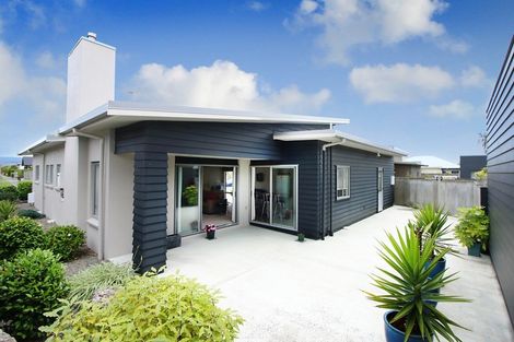 Photo of property in 23 Rosalie Terrace, Kelvin Grove, Palmerston North, 4414