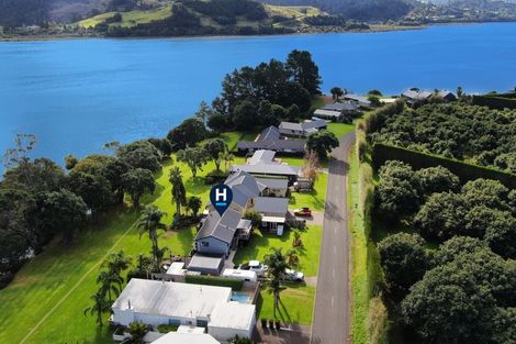 Photo of property in 65 Tangiteroria Lane, Pauanui, Hikuai, 3579