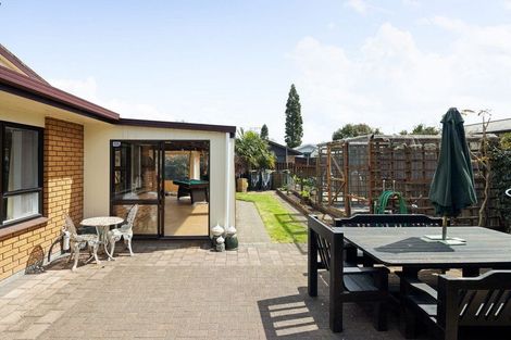 Photo of property in 251 Shakespeare Street, Leamington, Cambridge, 3432