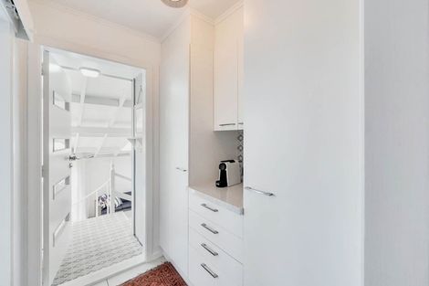 Photo of property in 6 Tyne Road, Forrest Hill, Auckland, 0620
