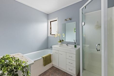 Photo of property in 2/25 Nukumea, Orewa, 0931