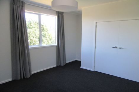 Photo of property in 12 Vista Crescent, Maoribank, Upper Hutt, 5018