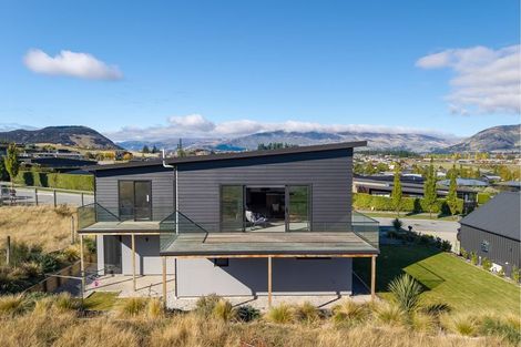 Photo of property in 60 Kirimoko Crescent, Wanaka, 9305