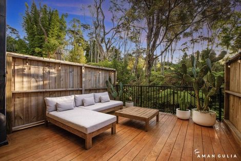 Photo of property in 33 Tokai Place, Glen Eden, 0602