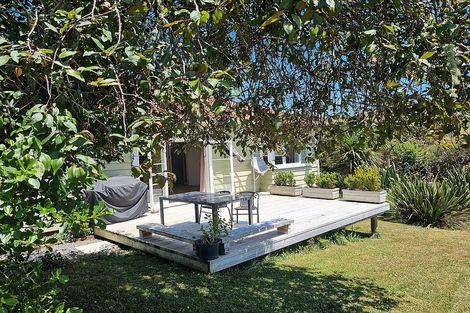 Photo of property in 17 Edwards Avenue, Henderson, Auckland, 0610