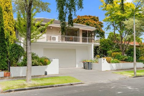Photo of property in 17 Highland Place, Avonhead, Christchurch, 8042