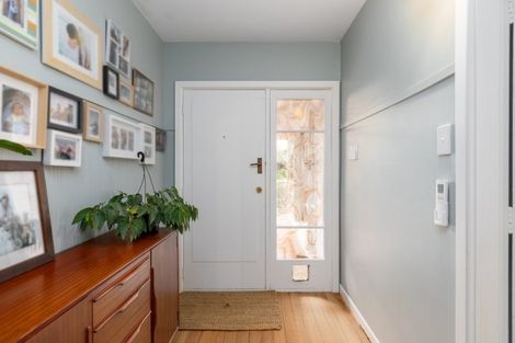 Photo of property in 27 Whero Avenue, Diamond Harbour,  8971