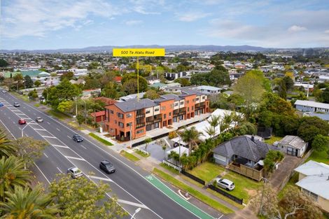 Photo of property in 1/500 Te Atatu Road, Te Atatu Peninsula, Auckland, 0610