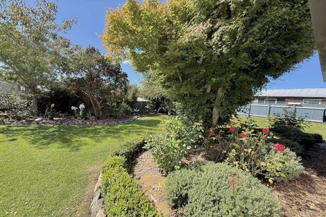 Photo of property in 25 Rhodes Street, Waimate, 7924