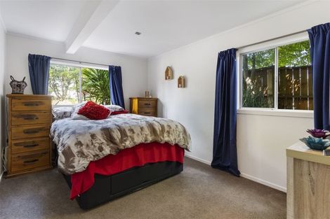 Photo of property in 1/3 Salem Place, Torbay, Auckland, 0630