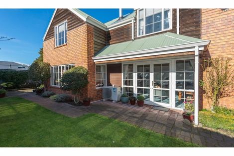 Photo of property in 2/61 Hawkesbury Avenue, St Albans, Christchurch, 8014