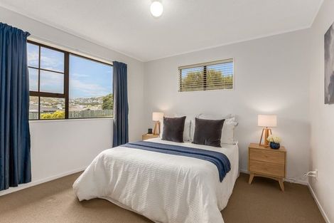 Photo of property in 2 James Cook Drive, Whitby, Porirua, 5024