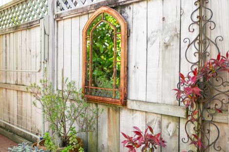 Photo of property in 2/6 The Parade, Island Bay, Wellington, 6023