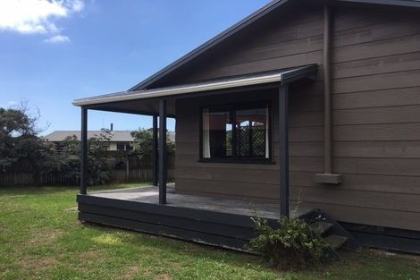 Photo of property in 80 Queens Road, Waikanae Beach, Waikanae, 5036