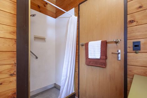 Photo of property in 1a Karaka Grove, Waikanae, 5036