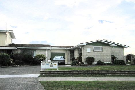Photo of property in 2/27 Islington Place, Tamatea, Napier, 4112