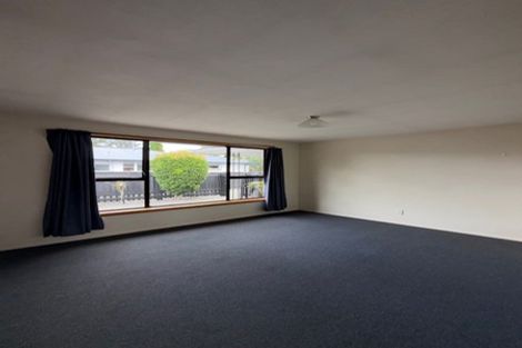 Photo of property in 15 Talltree Avenue, Avonhead, Christchurch, 8042