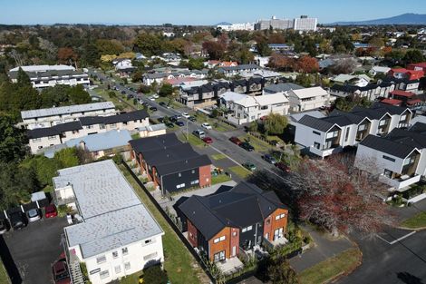 Photo of property in 13u2 Palmerston Street, Hamilton Central, Hamilton, 3204