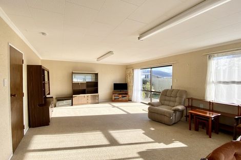 Photo of property in 195 Princes Street, Strathern, Invercargill, 9812