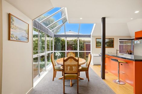 Photo of property in 2/122 Harewood Road, Papanui, Christchurch, 8053