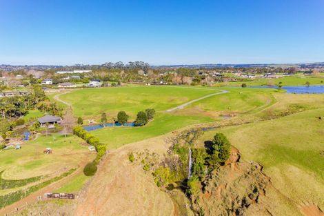 Photo of property in 2 Waterfall Lane, Kerikeri, 0230