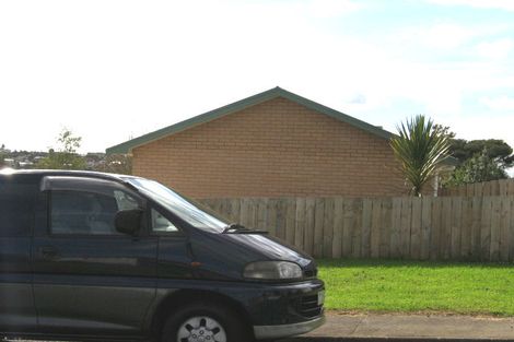 Photo of property in 21 Tawa Road, Te Atatu Peninsula, Auckland, 0610